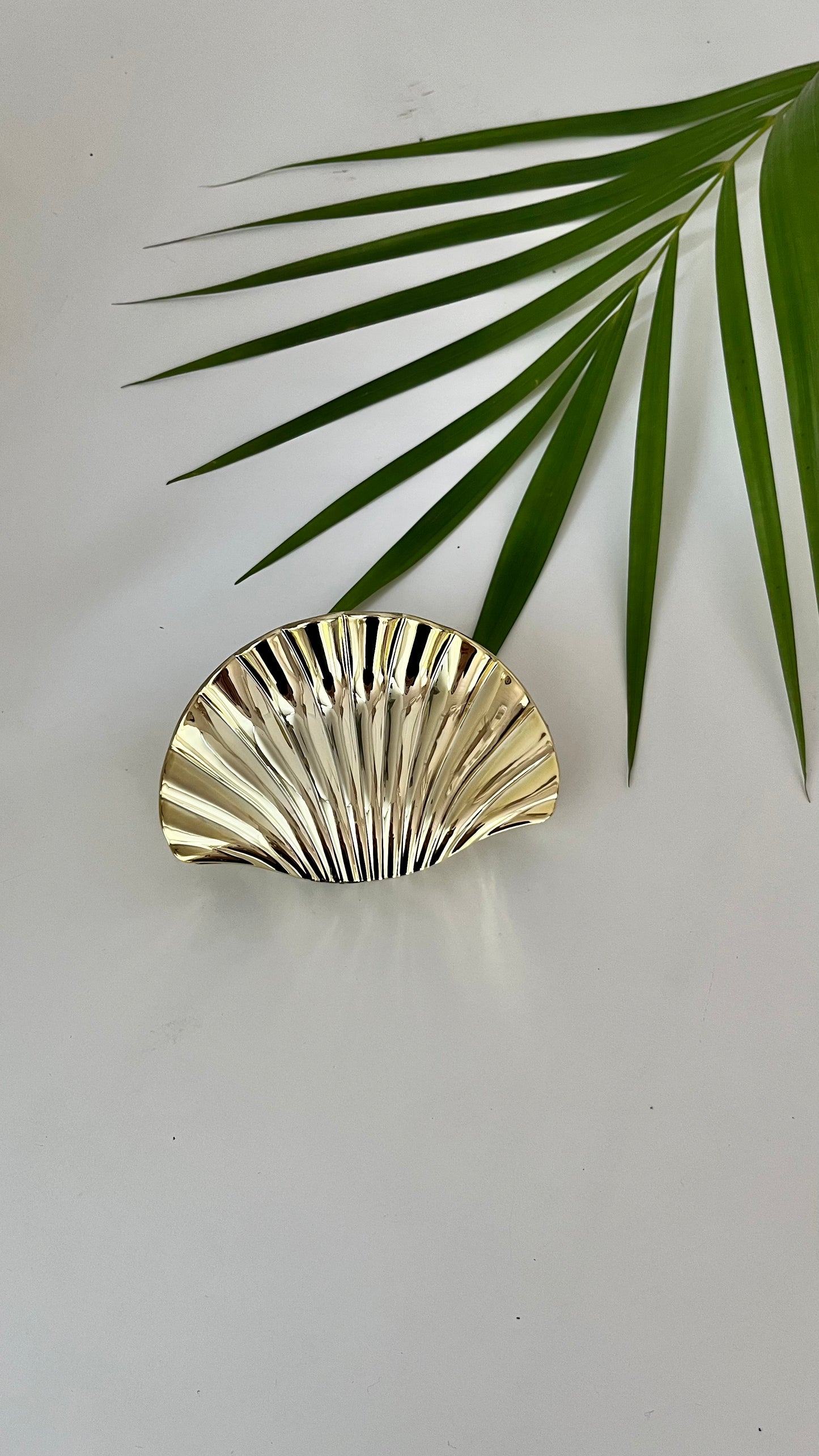 Gold Shell Hairclip