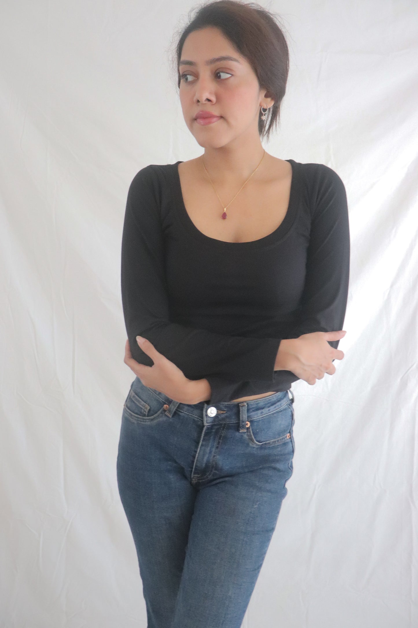 Black Scoop Neck Long Sleeve Top