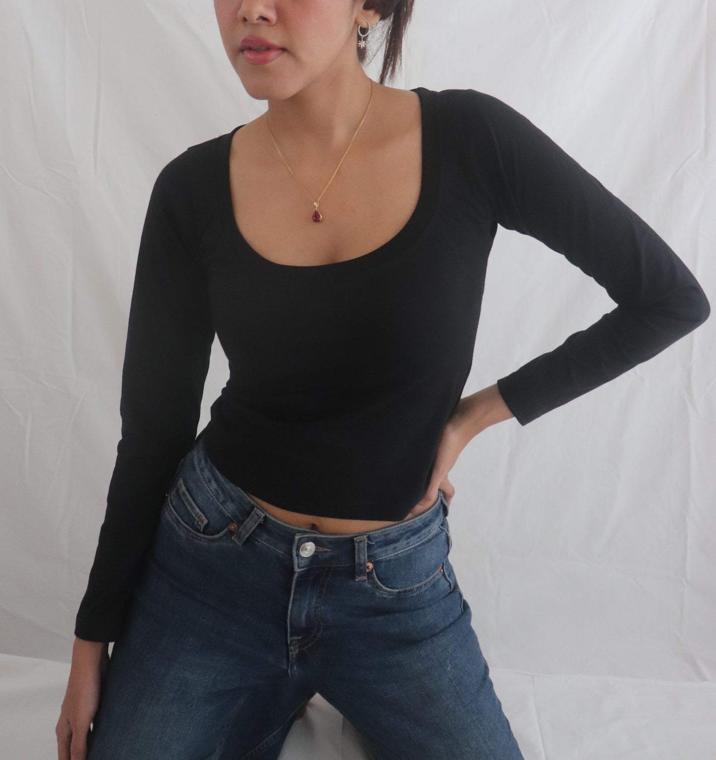 Black Scoop Neck Long Sleeve Top