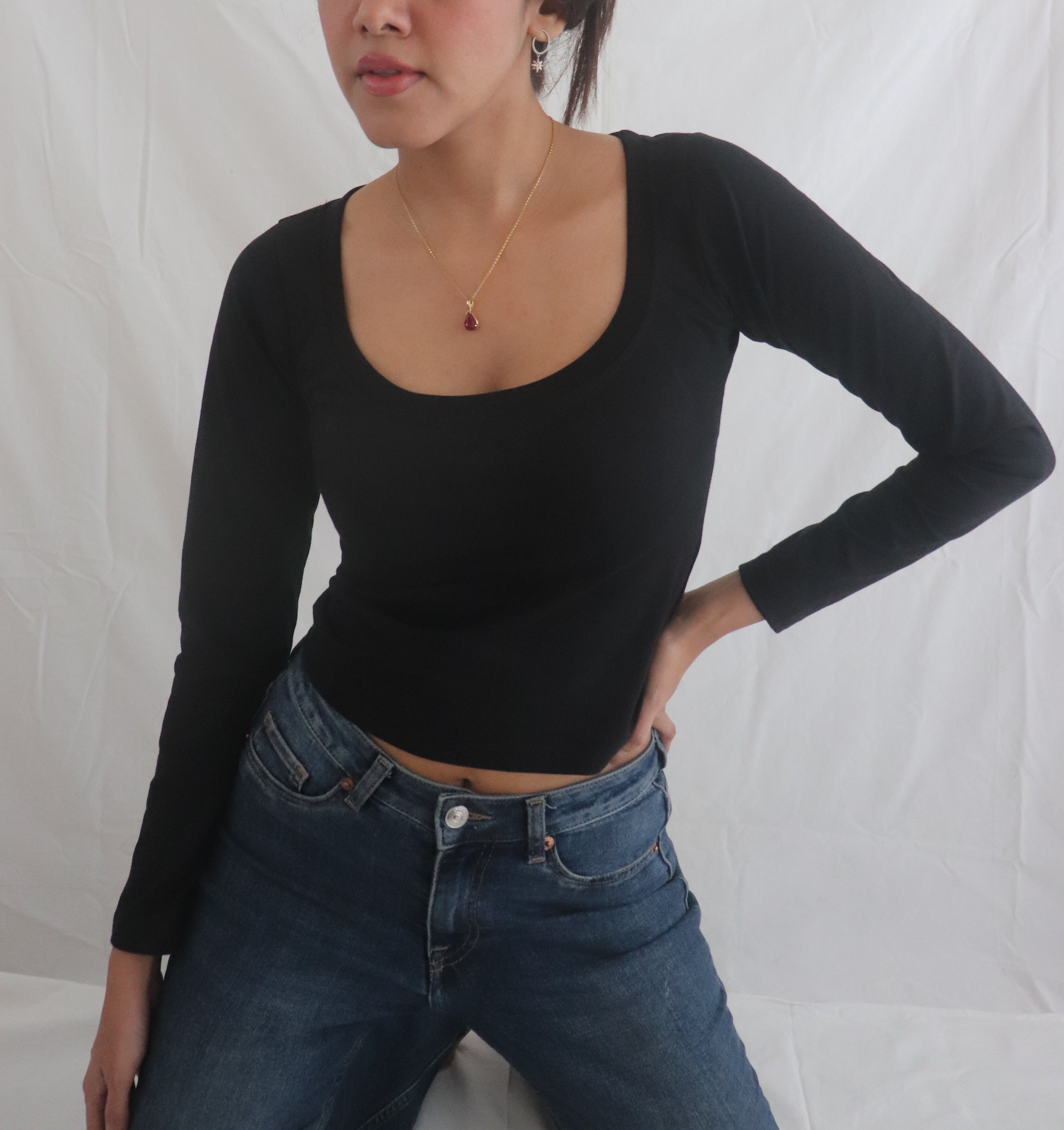 Black Scoop Neck Long Sleeve Top
